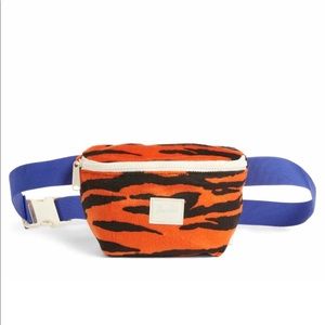 NWT Herschel supply co tiger fourteen tiger bag